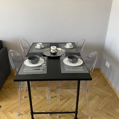 Apartament Emilian Apartment Varşovia Exterior foto
